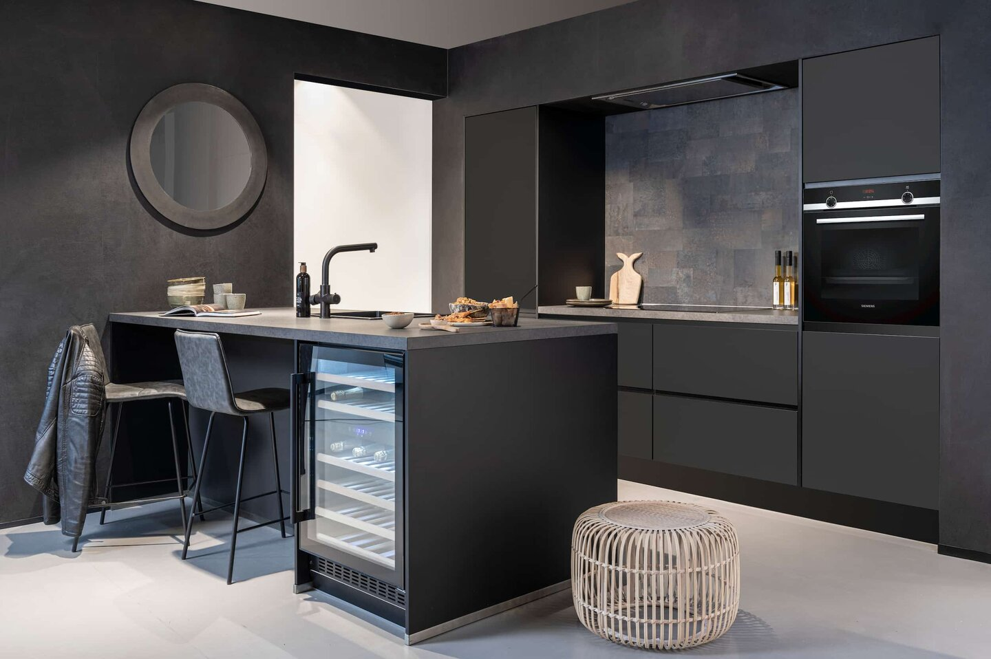 zwarte keuken met bar zwarte keuken met bar