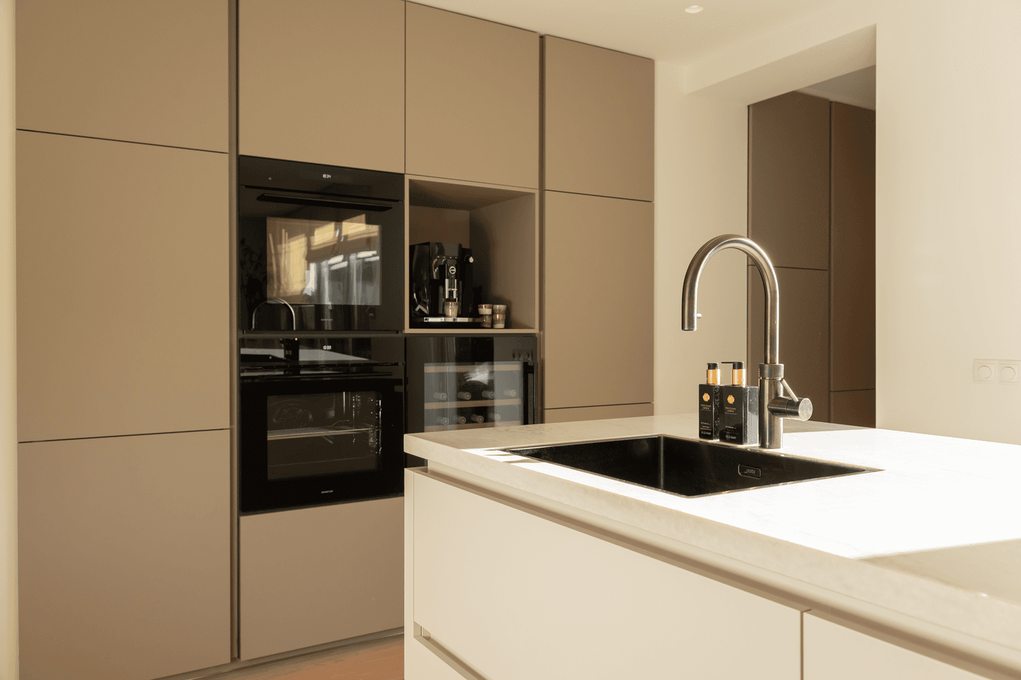 Beige taupe keuken rosmalen